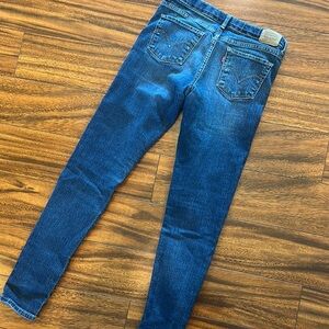 Classic Blue Levi’s 710 super skinny jeans